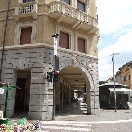 Apartment Bergamo Centro Storico Pokoj fotografie