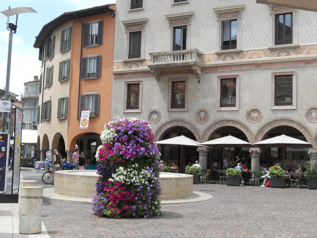 Apartment Bergamo Centro Storico Pokoj fotografie